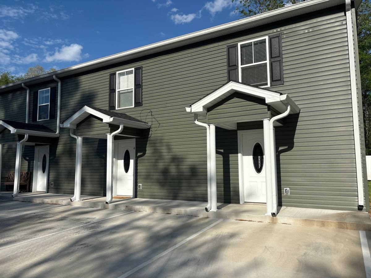 Townhouse for rent at 517 Weaver St, Tullahoma, TN 37388