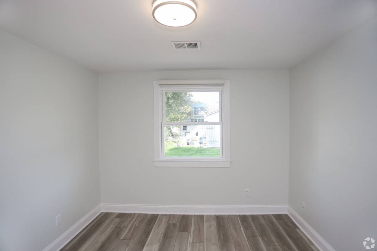 Apartment for rent at 615 W Charles St, Muncie, IN 47305