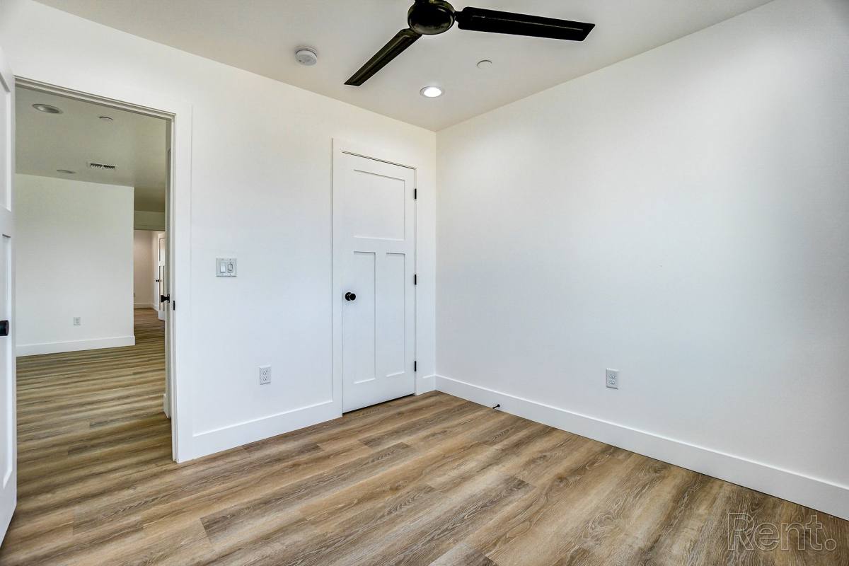 Townhouse for rent at 3426 E University Dr, Mesa, AZ 85213
