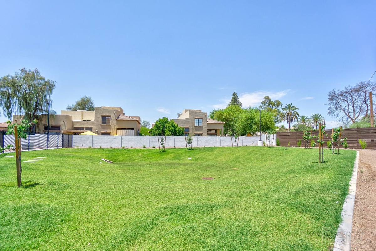 Townhouse for rent at 3426 E University Dr, Mesa, AZ 85213