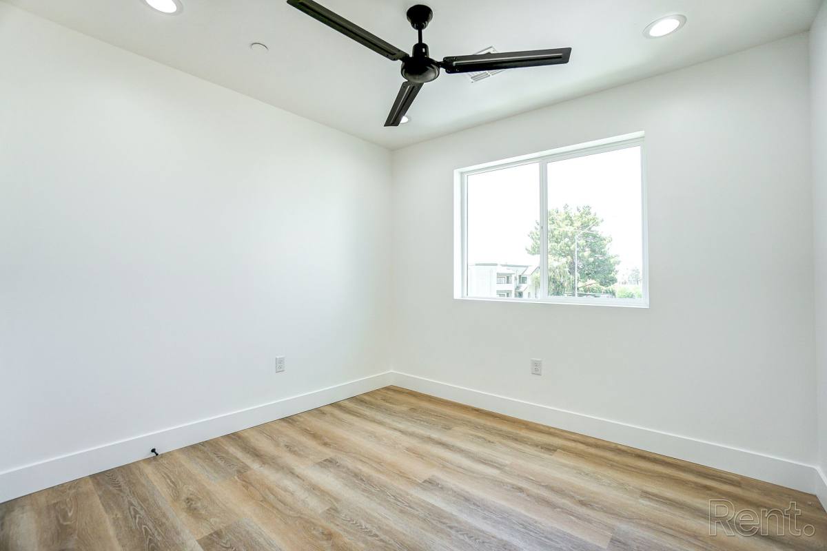 Townhouse for rent at 3426 E University Dr, Mesa, AZ 85213
