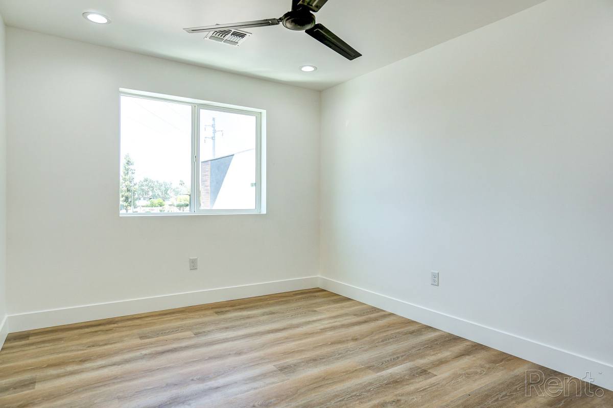 Townhouse for rent at 3426 E University Dr, Mesa, AZ 85213