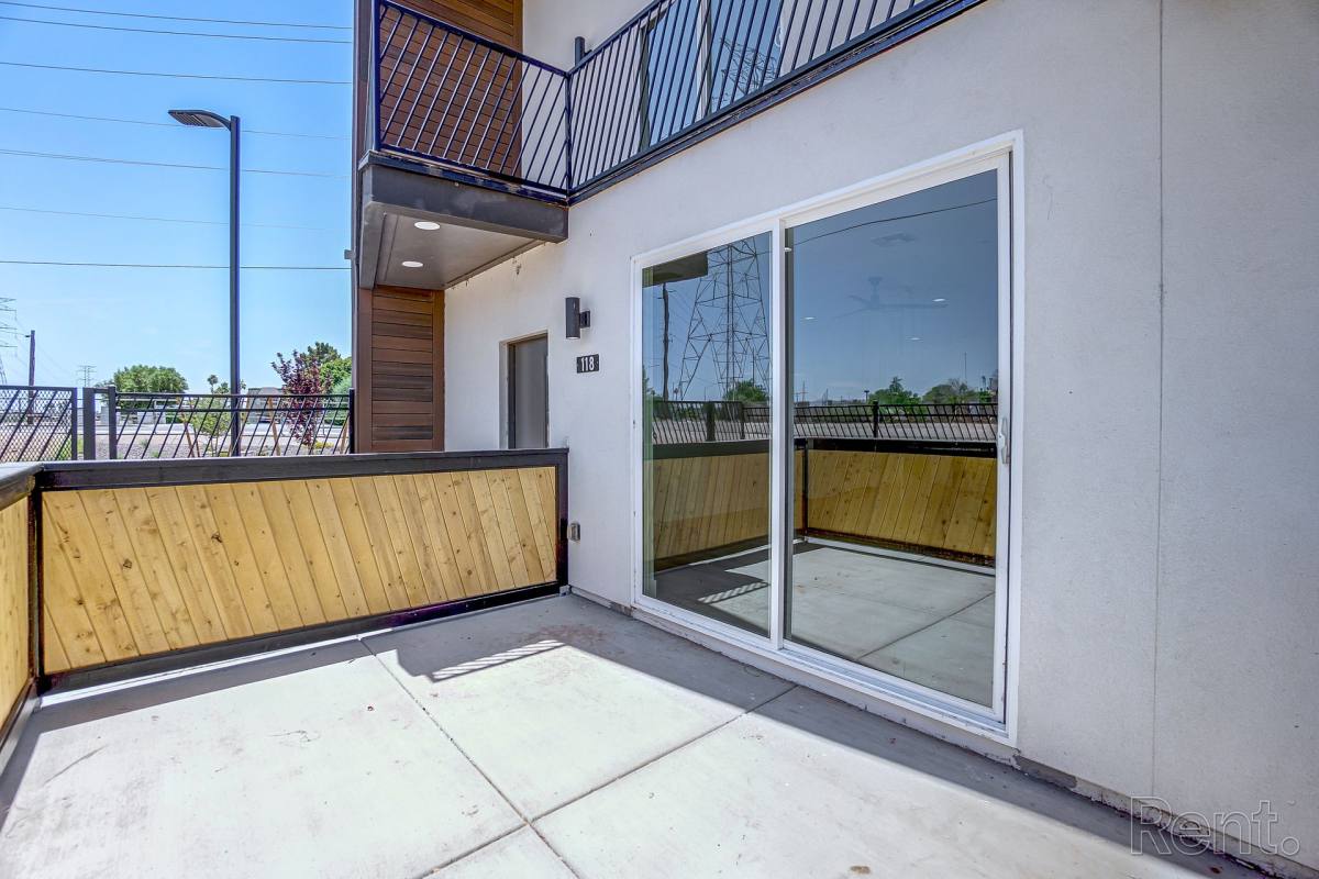 Townhouse for rent at 3426 E University Dr, Mesa, AZ 85213