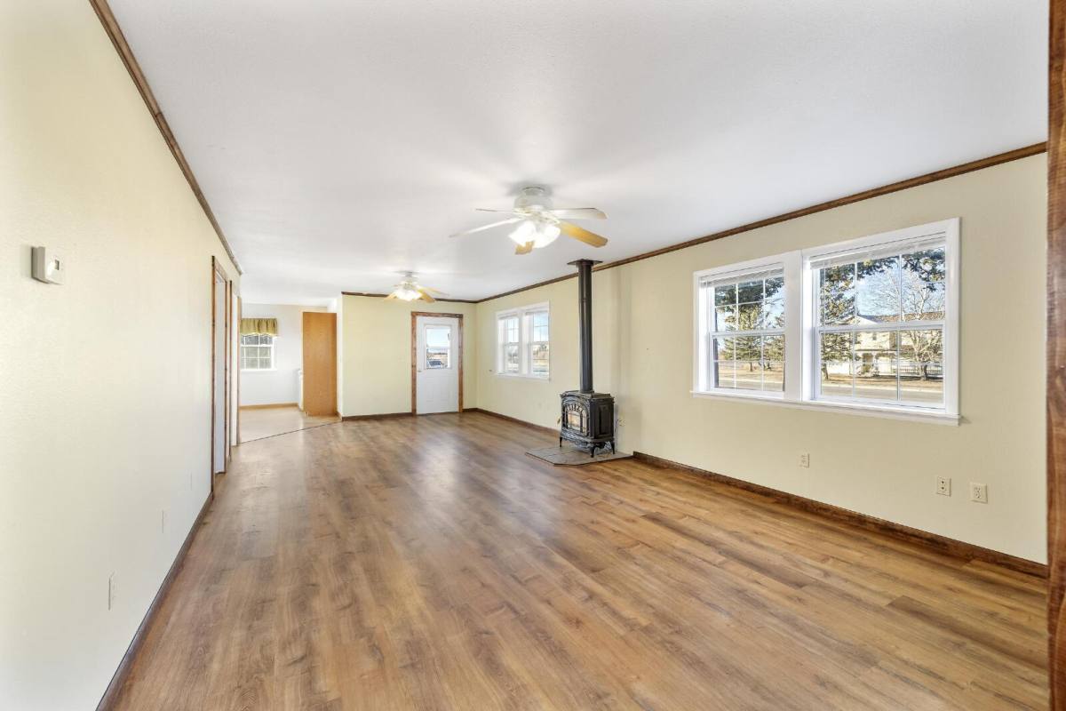 401 S Main St, Twin Bridges, MT 59754