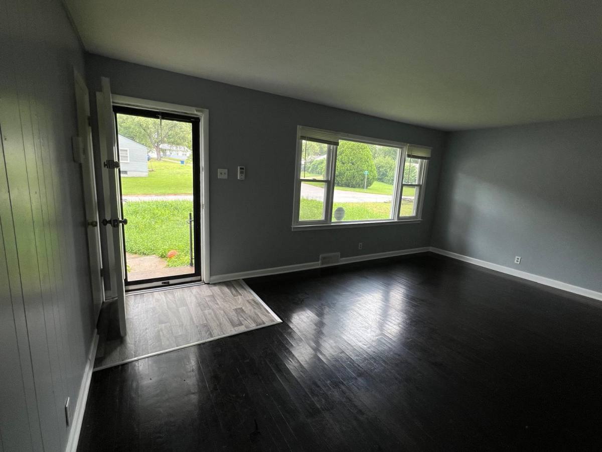 House for rent at 9112 Belcour Dr, Saint Louis, MO 63121