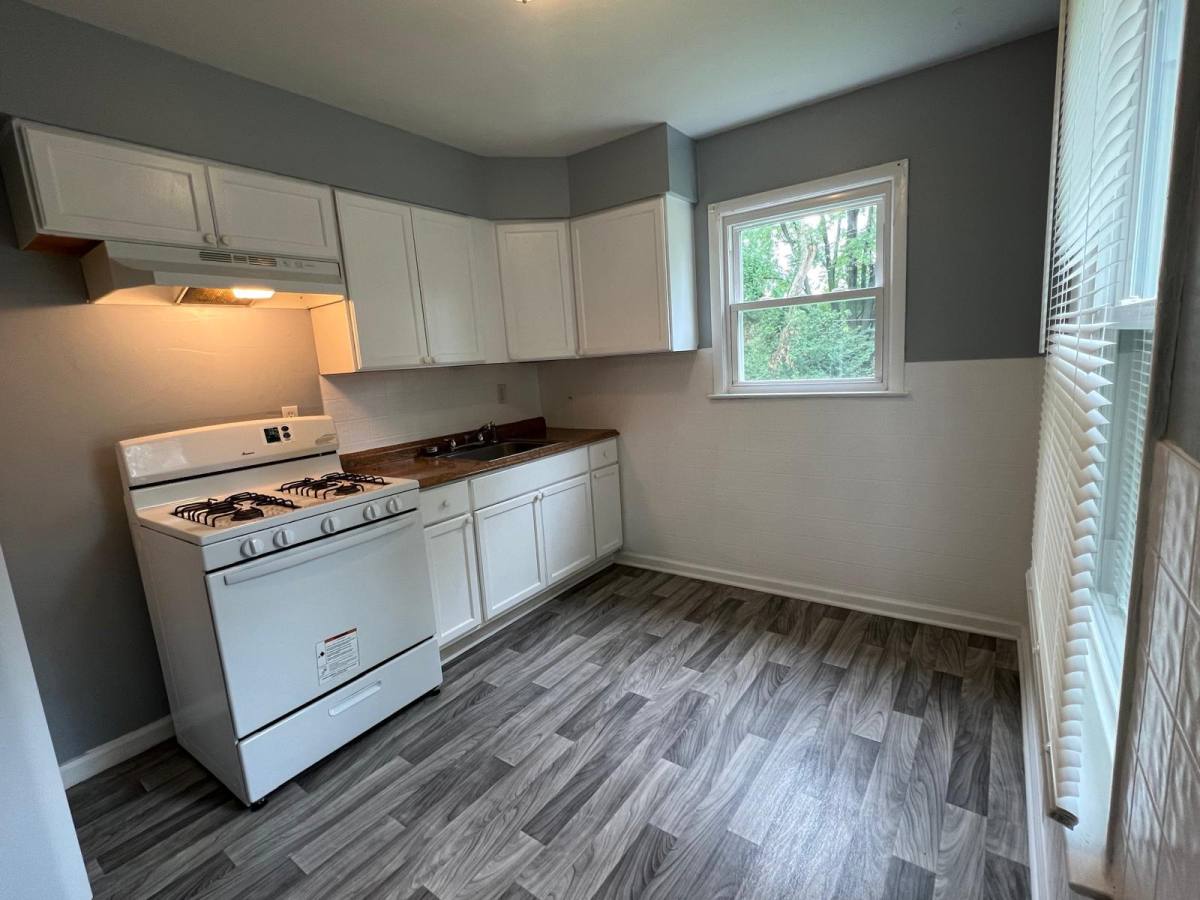 House for rent at 9112 Belcour Dr, Saint Louis, MO 63121