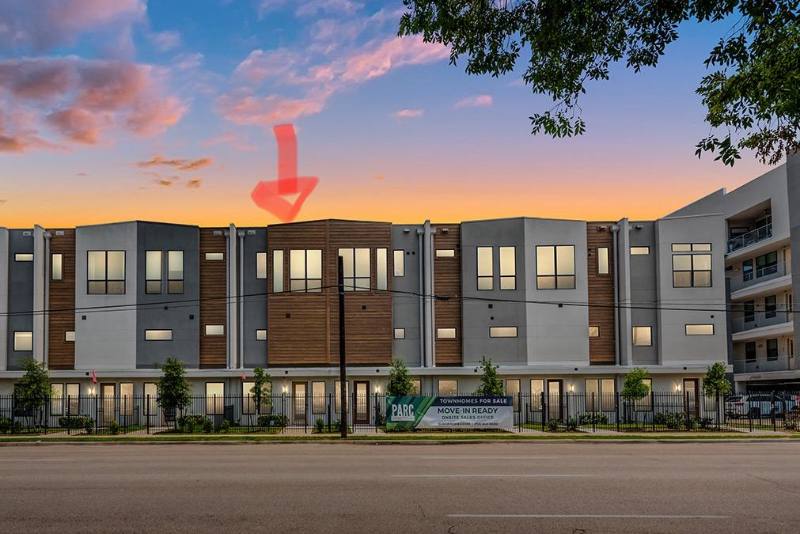 2401 Crawford St, Houston, TX 77004