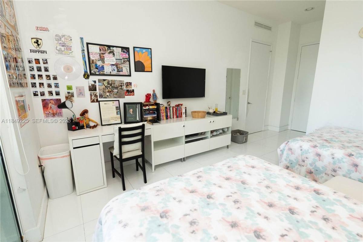 Townhouse for rent at 150 Sunny Isles Blvd, North Miami Beach, FL 33160