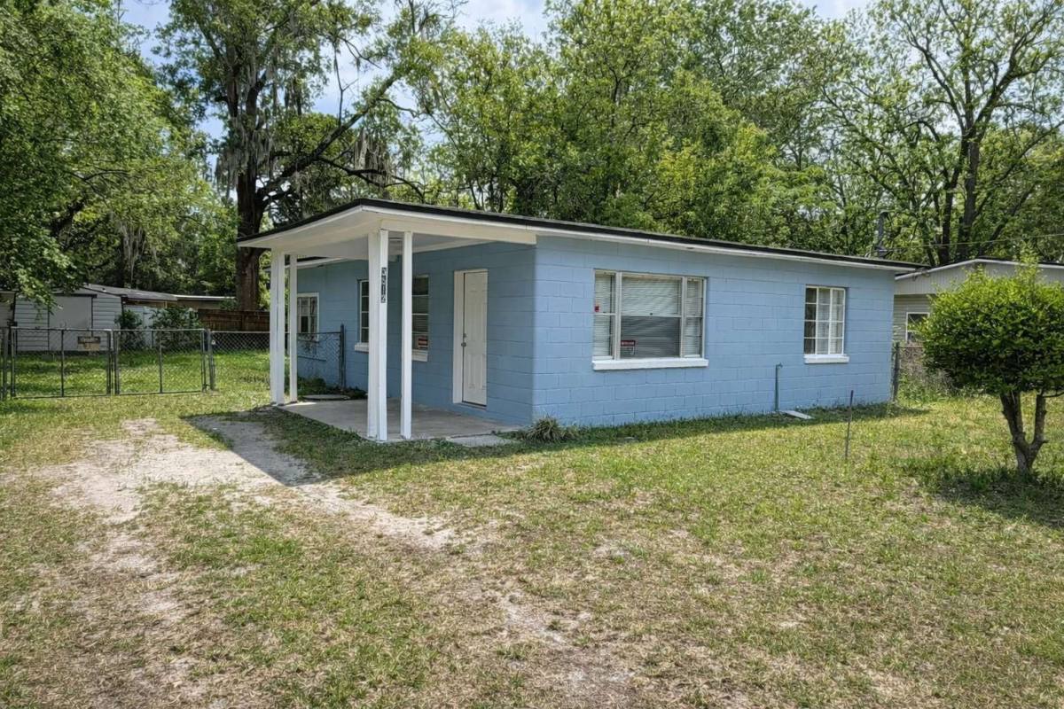 House for rent at 3512 Broadway Ave, Jacksonville, FL 32254