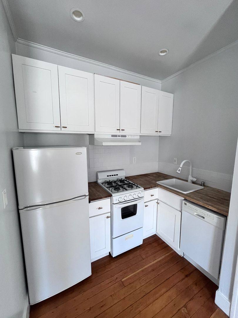 Apartment for rent at 2050 Dracena Dr, Los Angeles, CA 90027