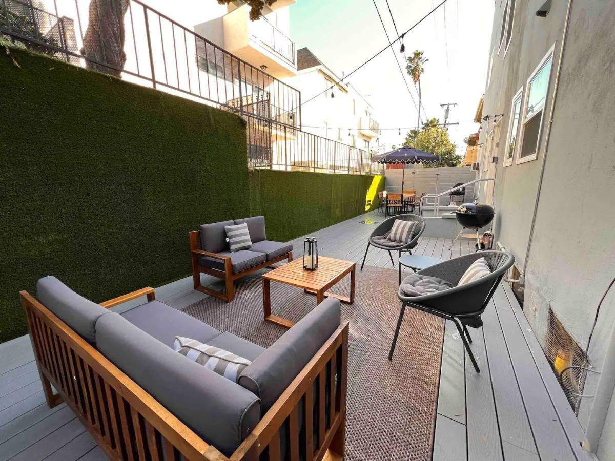 Apartment for rent at 2050 Dracena Dr, Los Angeles, CA 90027