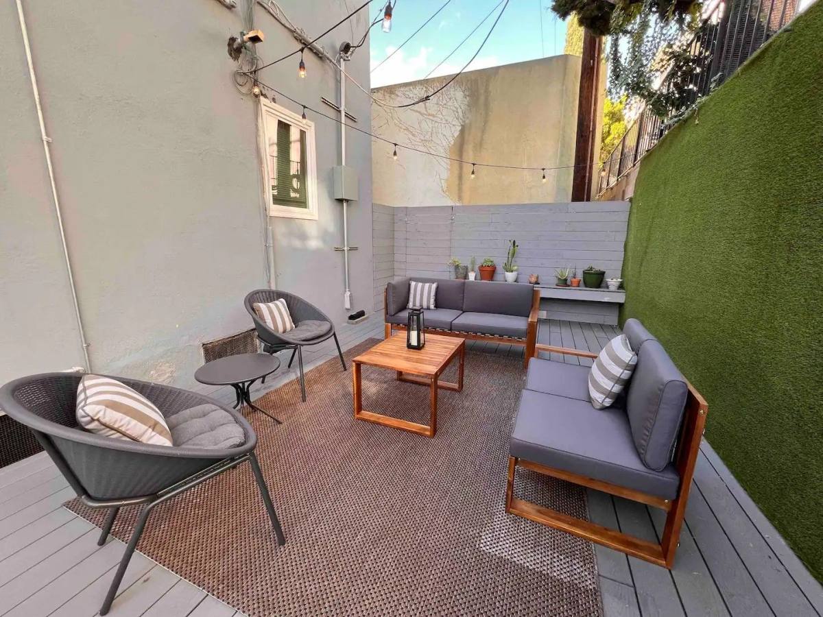 Apartment for rent at 2050 Dracena Dr, Los Angeles, CA 90027