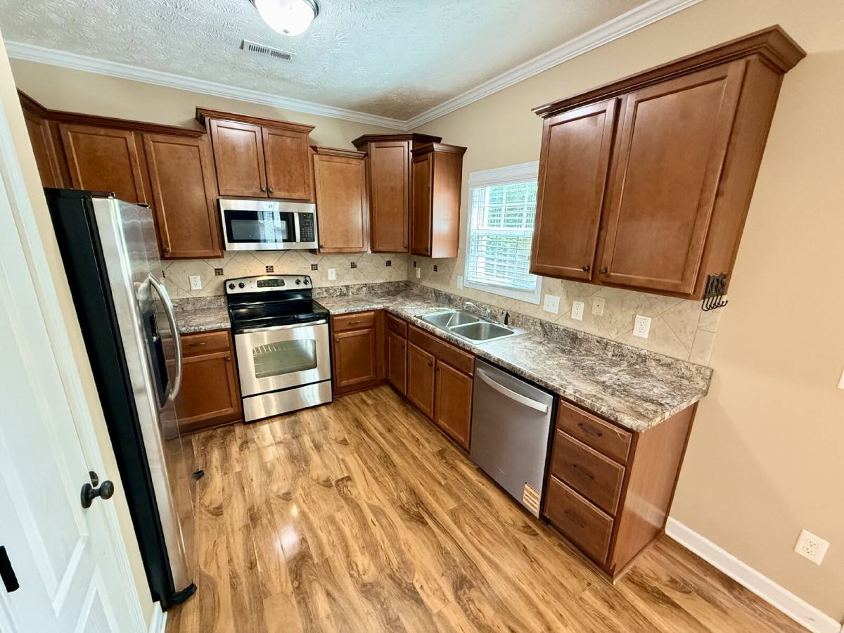 House for rent at 422 Jamestown Ave, Fayetteville, NC 28303
