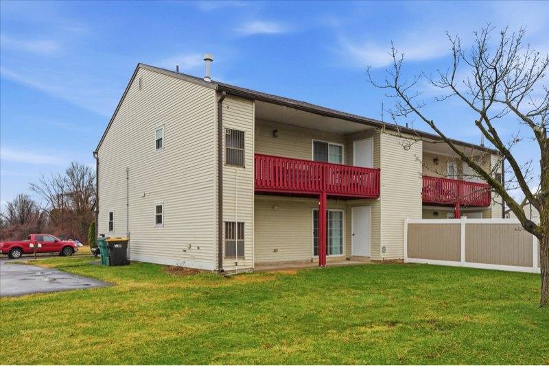 4546 Rosemarie Dr, Bensalem, PA 19020 - Townhouse for Rent - Image 2