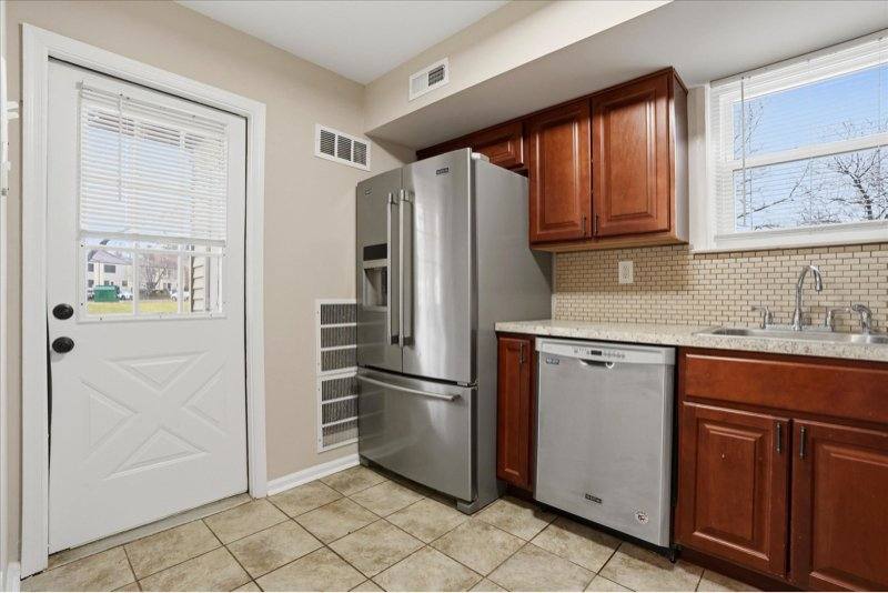 4546 Rosemarie Dr, Bensalem, PA 19020 - Townhouse for Rent - Image 4