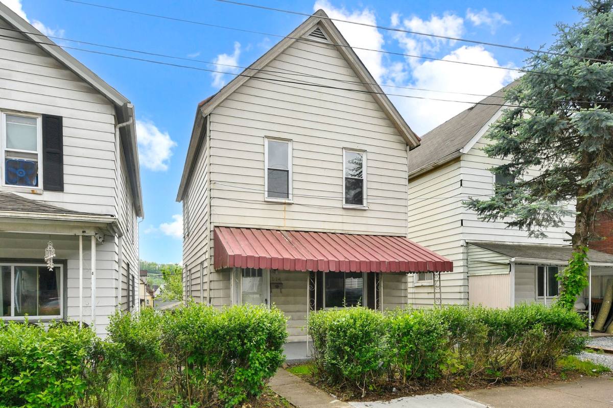 House for rent at 514 Franklin St, East Pittsburgh, PA 15112
