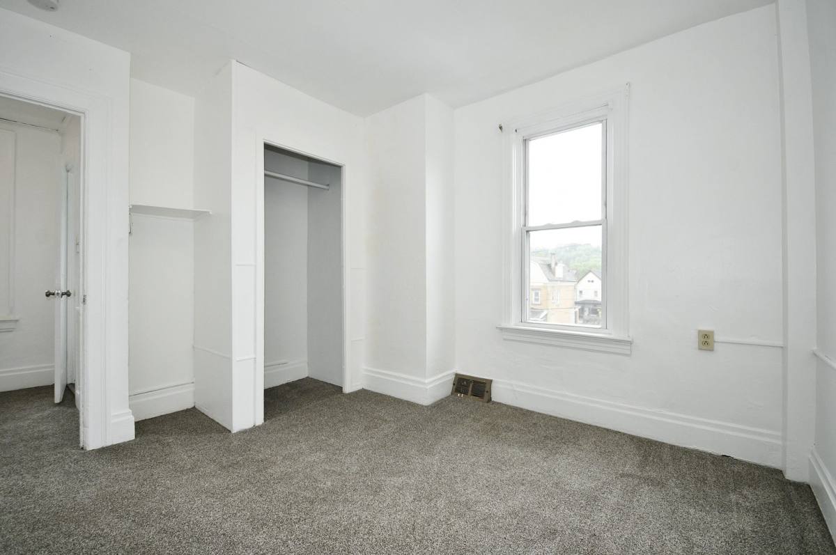 House for rent at 514 Franklin St, East Pittsburgh, PA 15112