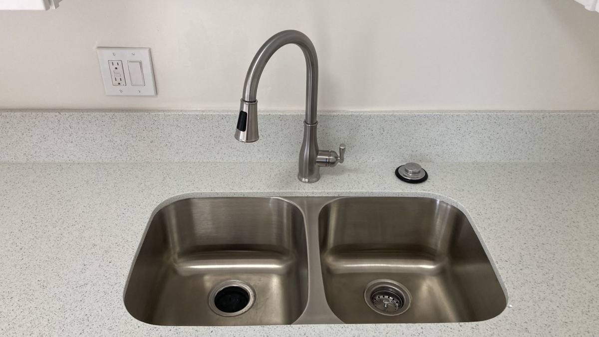 Apartment for rent at 2619-25 1 2 E, Long Beach, CA 90814