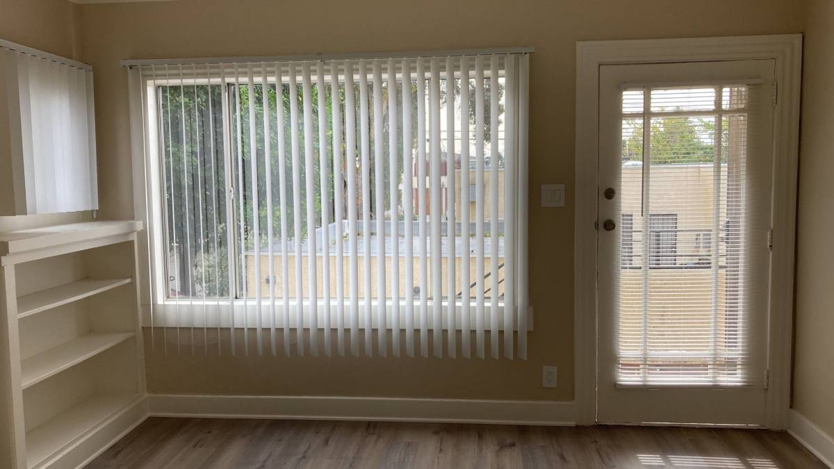 Apartment for rent at 2619-25 1 2 E, Long Beach, CA 90814