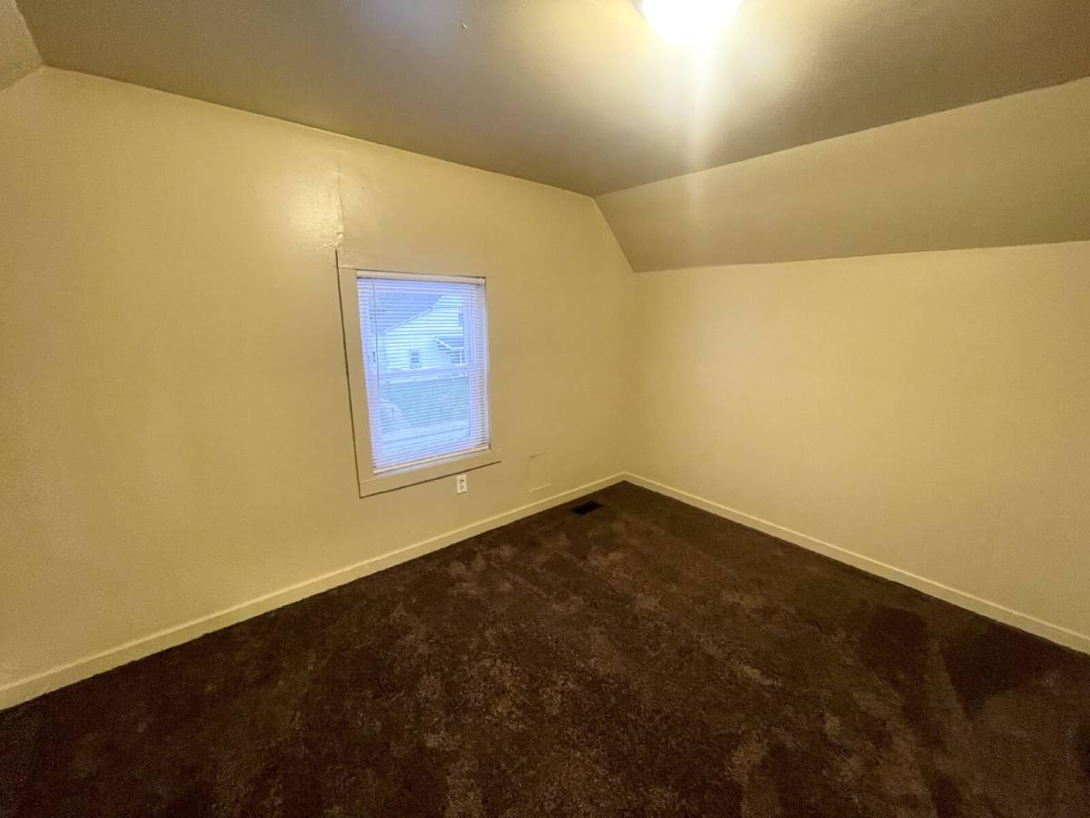 House for rent at 2639 Central Ave, Anderson, IN 46016