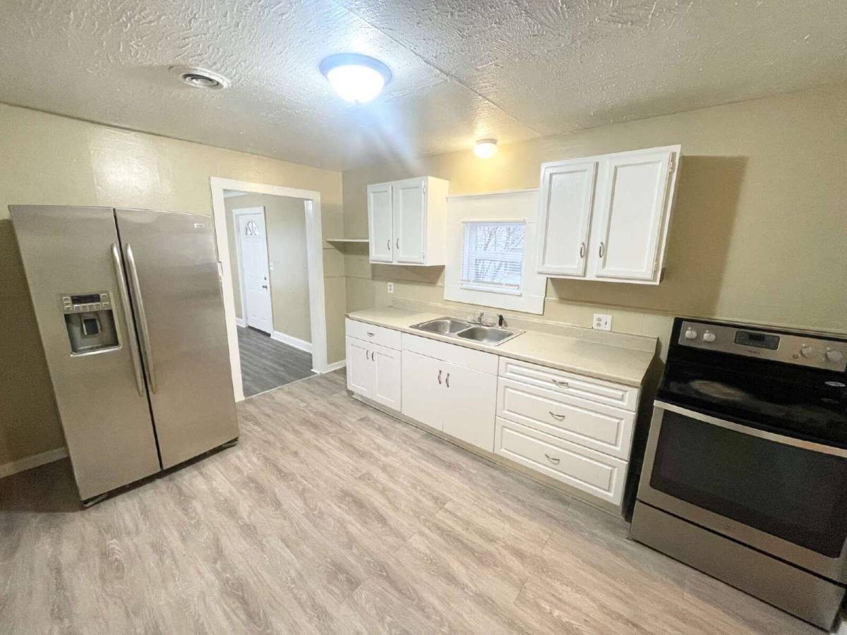 House for rent at 2639 Central Ave, Anderson, IN 46016