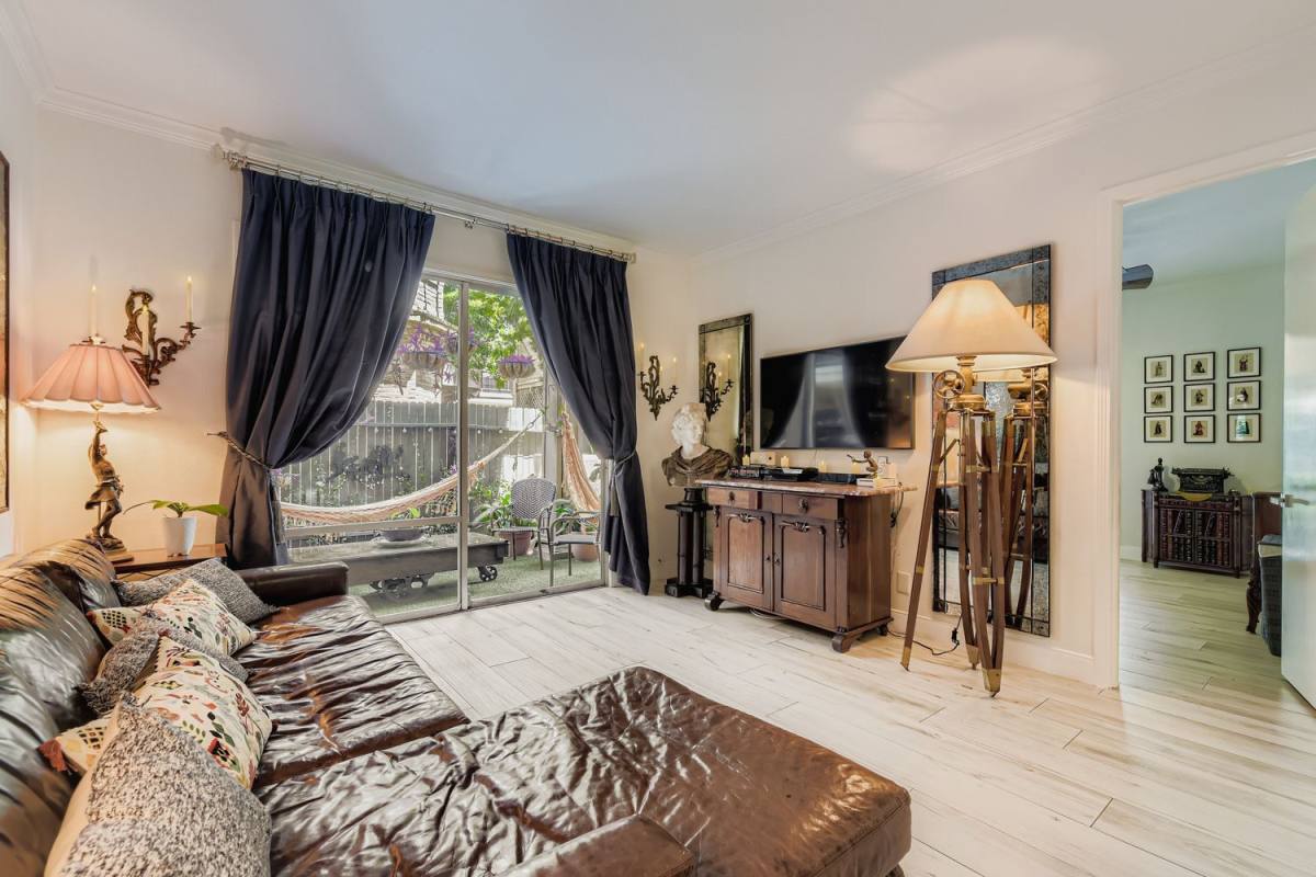 Townhouse for rent at 7711 Broadway St #1C, San Antonio, TX 78209