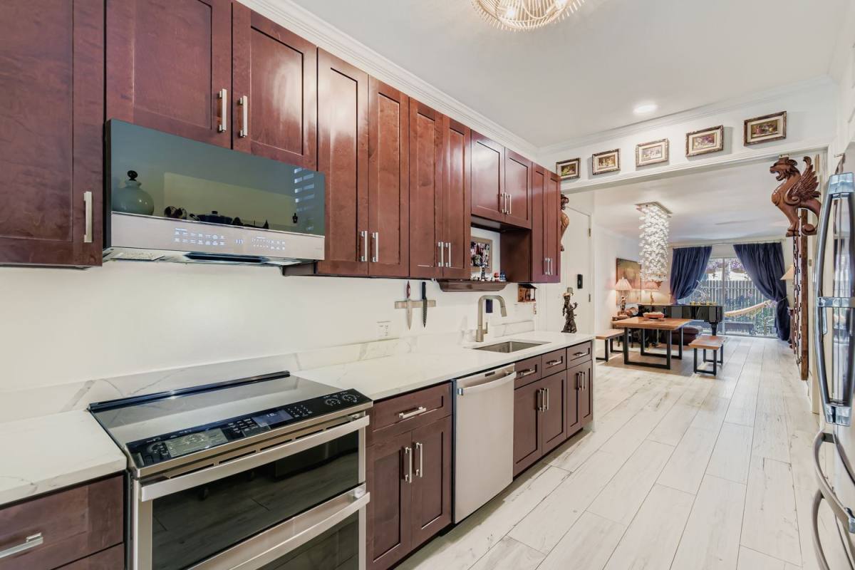 Townhouse for rent at 7711 Broadway St #1C, San Antonio, TX 78209