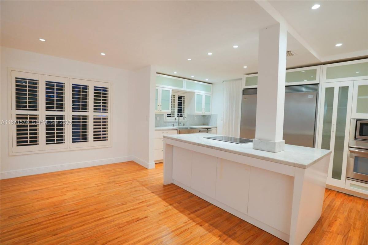 House for rent at 355 Redwood Lane, Key Biscayne, FL 33149