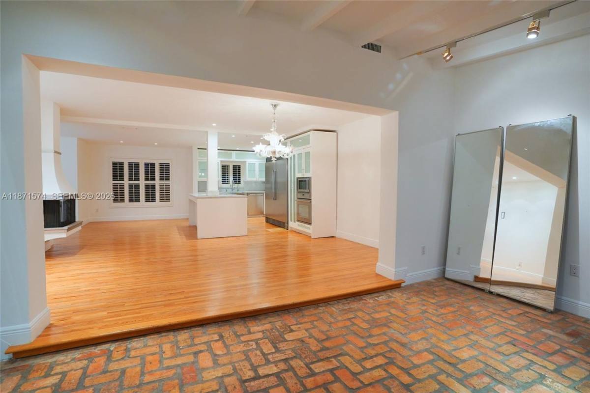 House for rent at 355 Redwood Lane, Key Biscayne, FL 33149