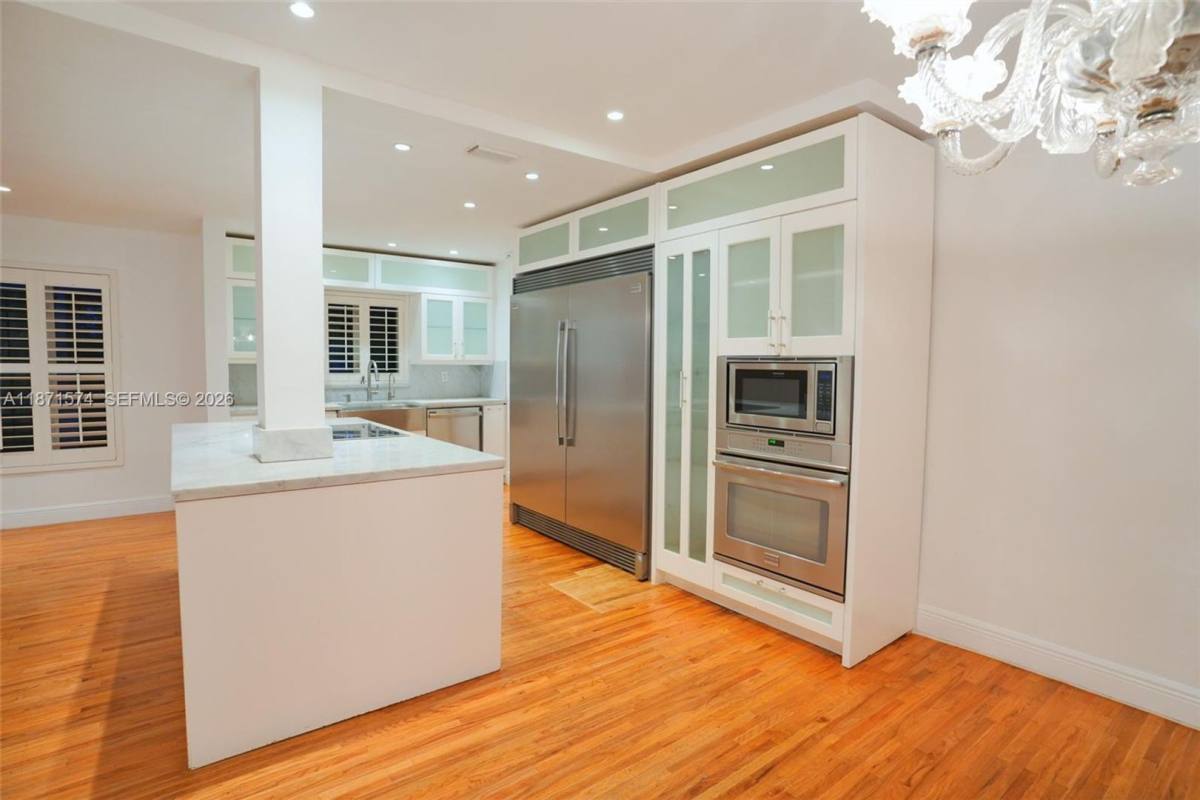 House for rent at 355 Redwood Lane, Key Biscayne, FL 33149