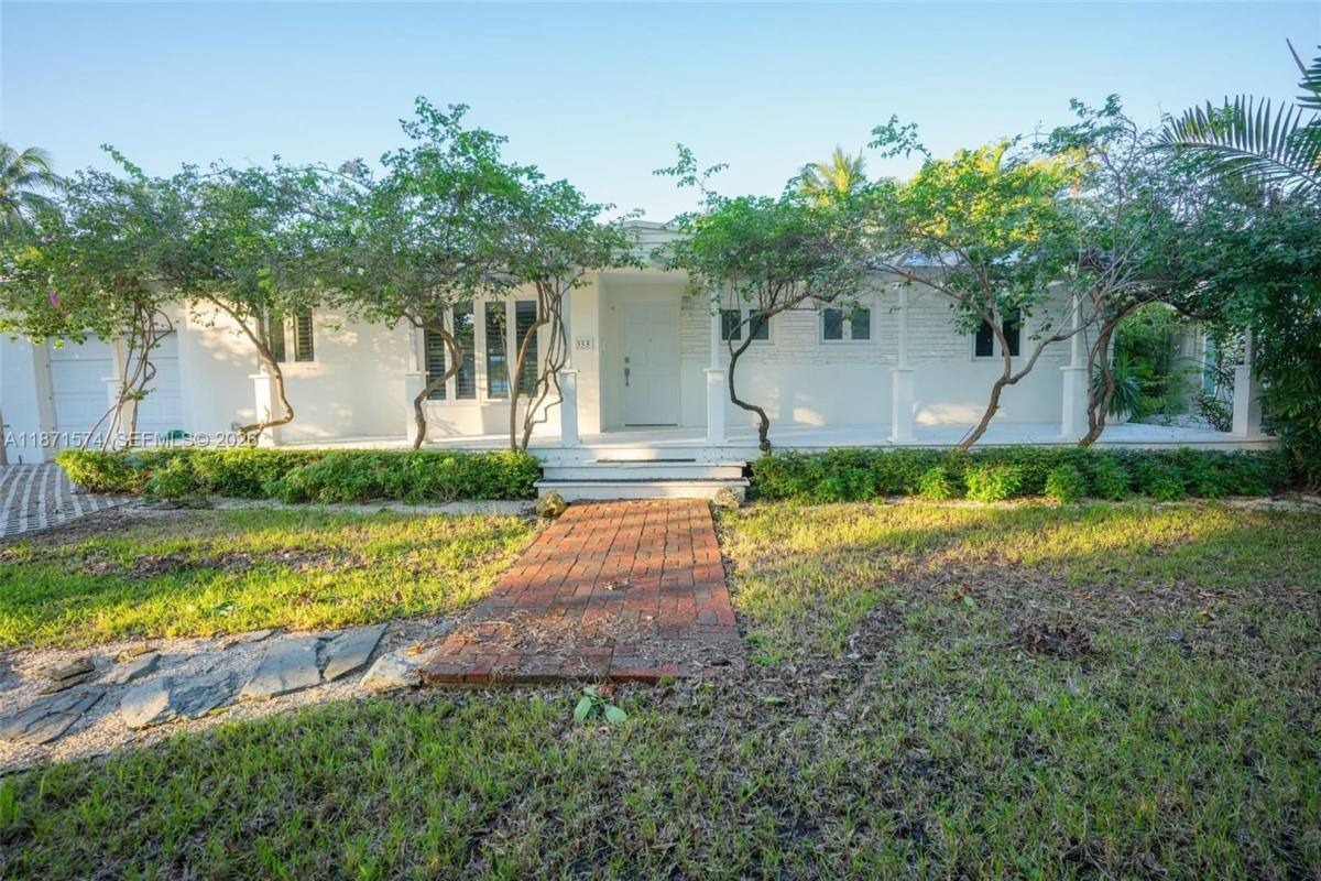 House for rent at 355 Redwood Lane, Key Biscayne, FL 33149