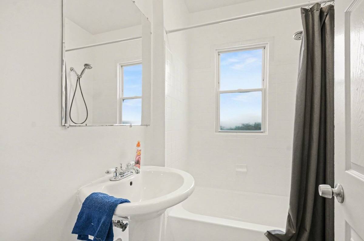 House for rent at 20801 Elroy, Warren, MI 48089