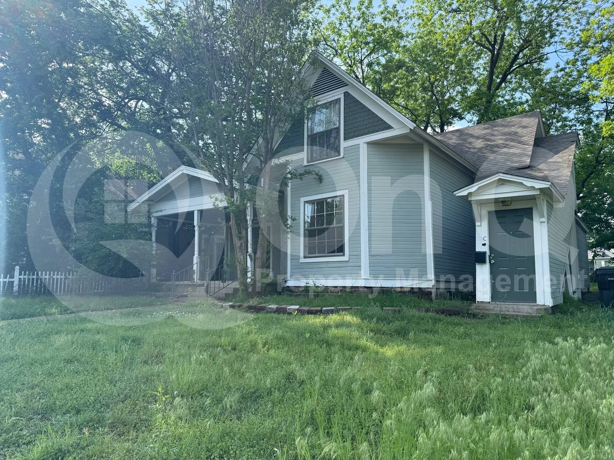 Apartment for rent at 224 W Hull St #A, Denison, TX 75020