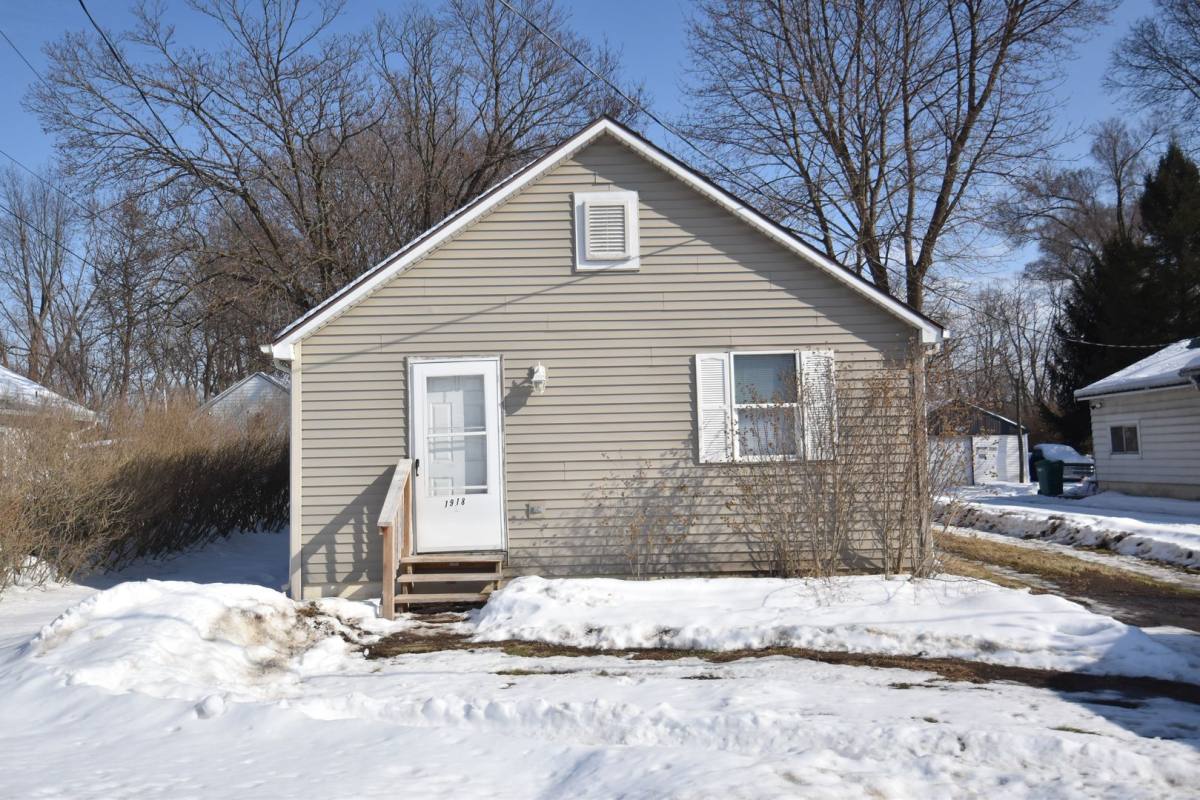 House for rent at 1918 N Byrkit Ave, Mishawaka, IN 46545