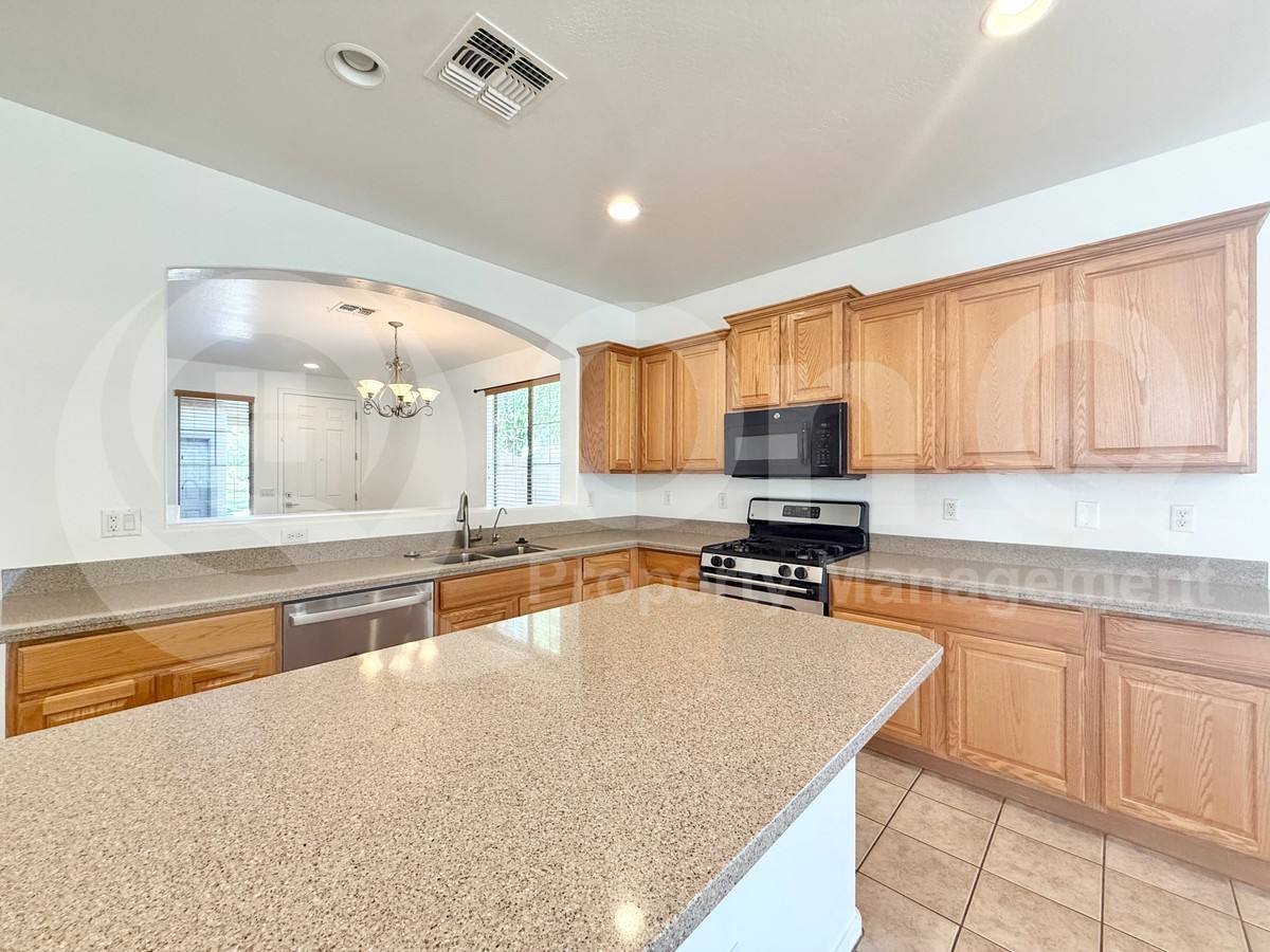 House for rent at 2135 E Grand Canyon Dr, Chandler, AZ 85249