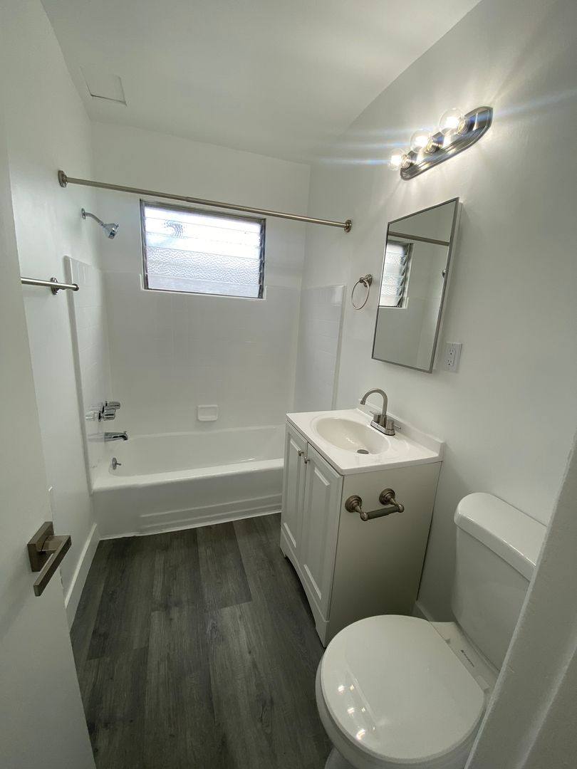 Apartment for rent at 4215 Don Tomaso Dr, Los Angeles, CA 90008