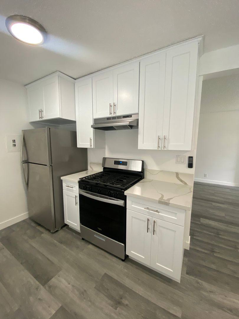 Apartment for rent at 4215 Don Tomaso Dr, Los Angeles, CA 90008