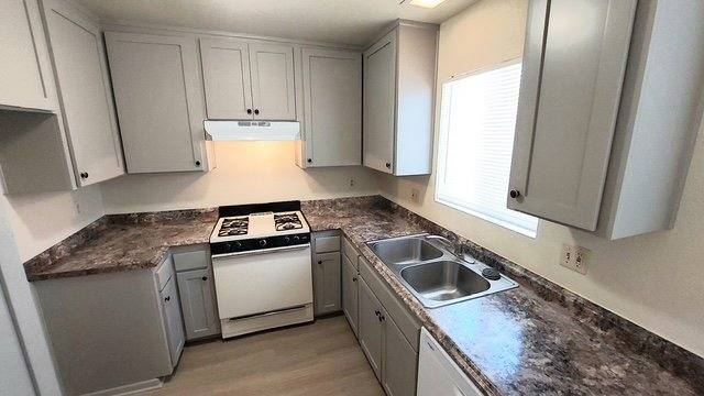 Apartment for rent at 4040 W 130th St #6, Hawthorne, CA 90250