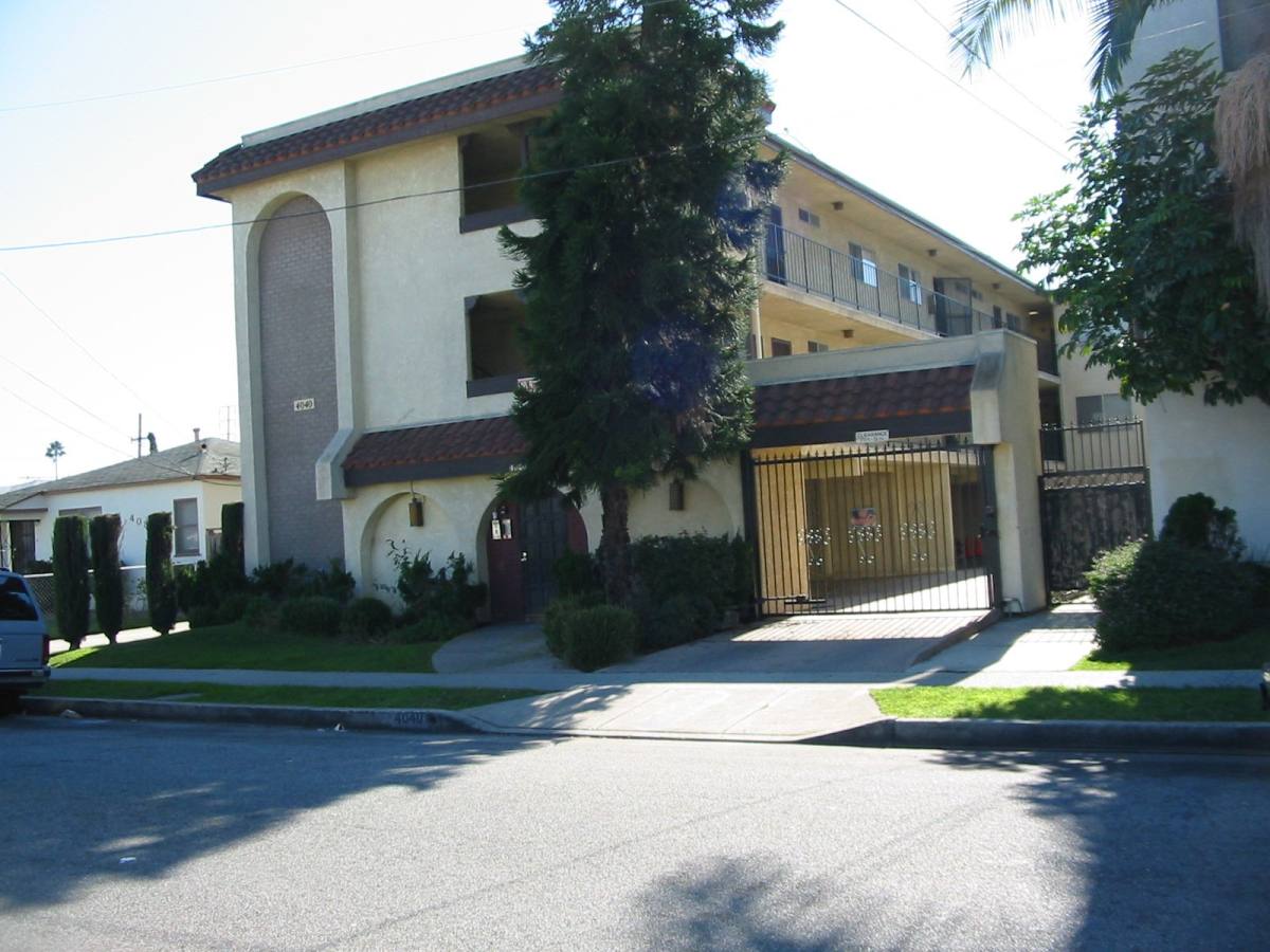 Apartment for rent at 4040 W 130th St #6, Hawthorne, CA 90250