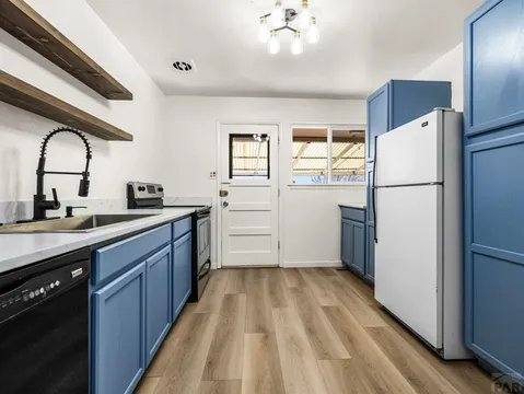 Apartment for rent at 1632 Hollywood Dr, Pueblo, CO 81005