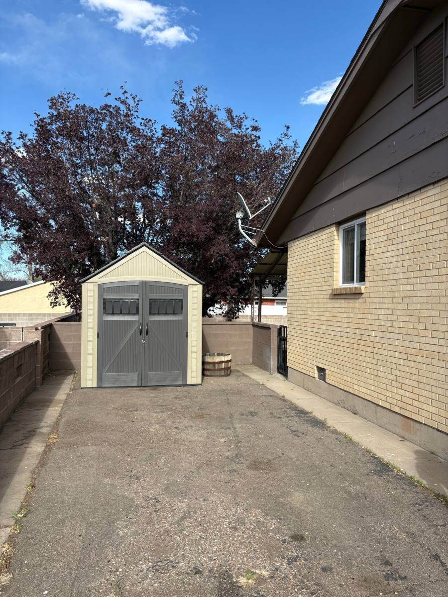 Apartment for rent at 1632 Hollywood Dr, Pueblo, CO 81005