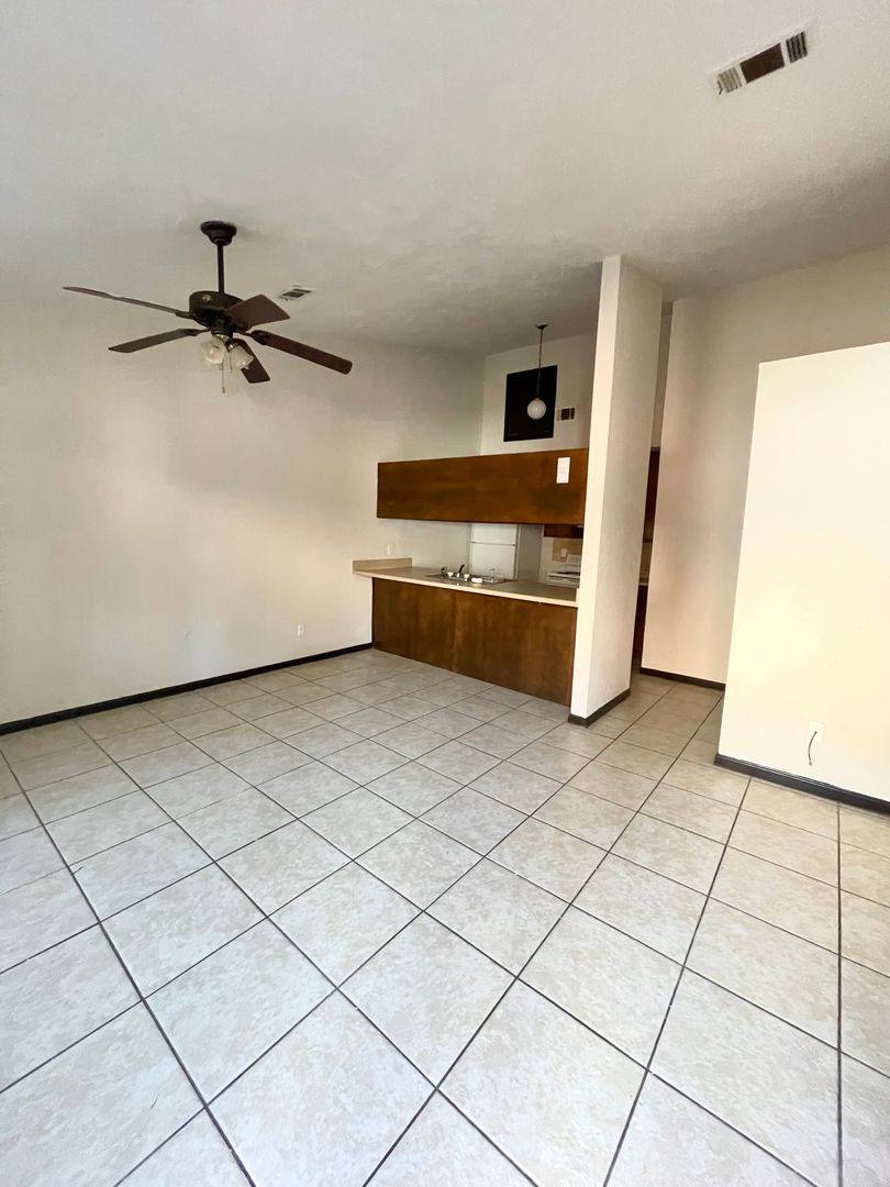Apartment for rent at 1812 W Tharpe St, Tallahassee, FL 32303