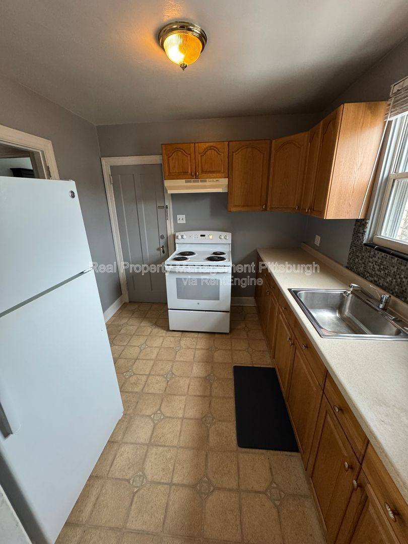 Apartment for rent at 4 Amherst Ave #4, Pittsburgh, PA 15229