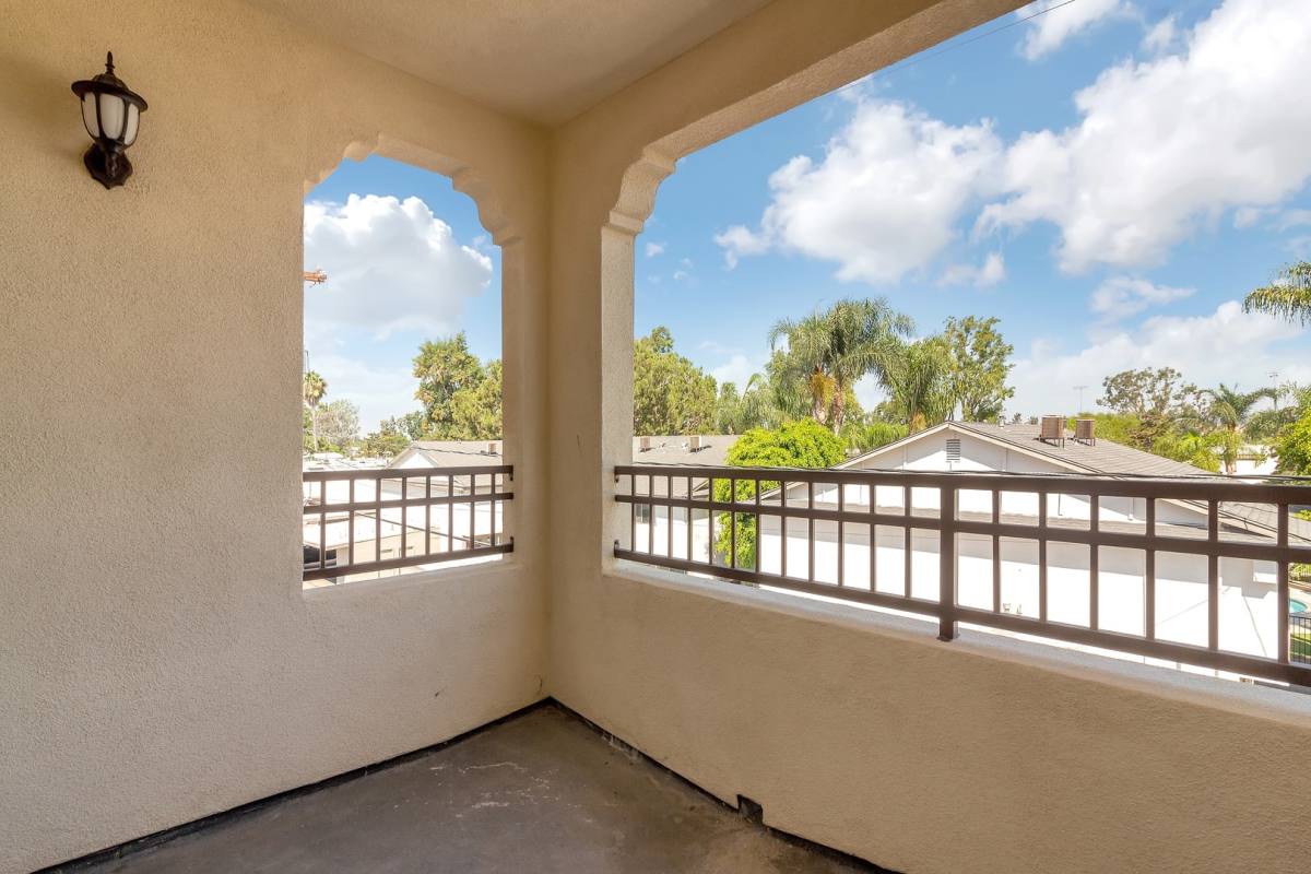 Apartment for rent at 184 N Prospect St, Orange, CA 92869