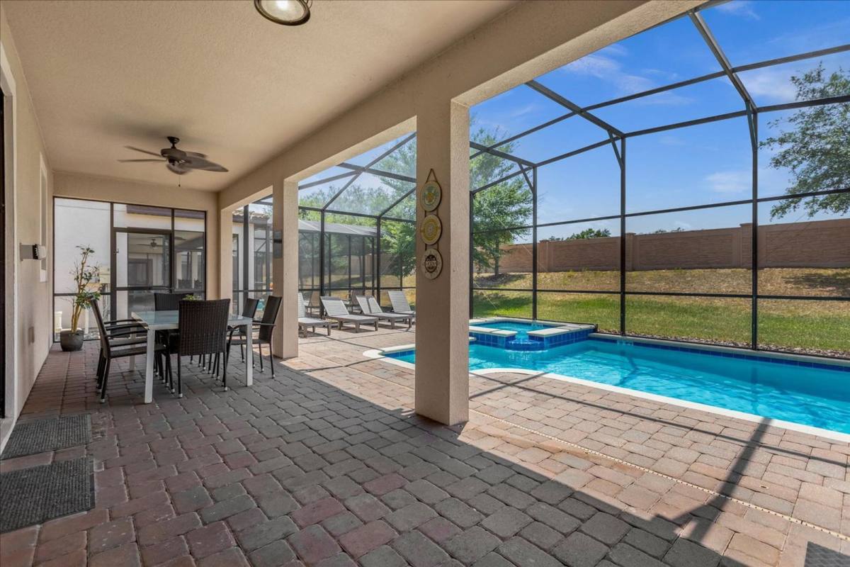 House for rent at 1483 Rolling Fairway Dr, Davenport, FL 33896