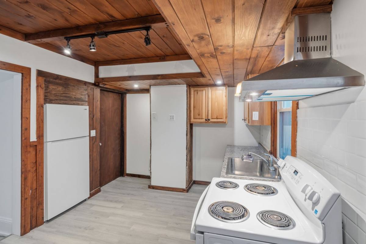 Apartment for rent at 17-19 Seymour St, Pittsfield, MA 01201