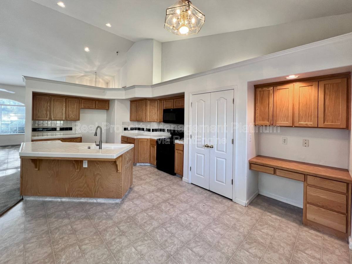 House for rent at 8622 N Heartland Way, Fresno, CA 93720
