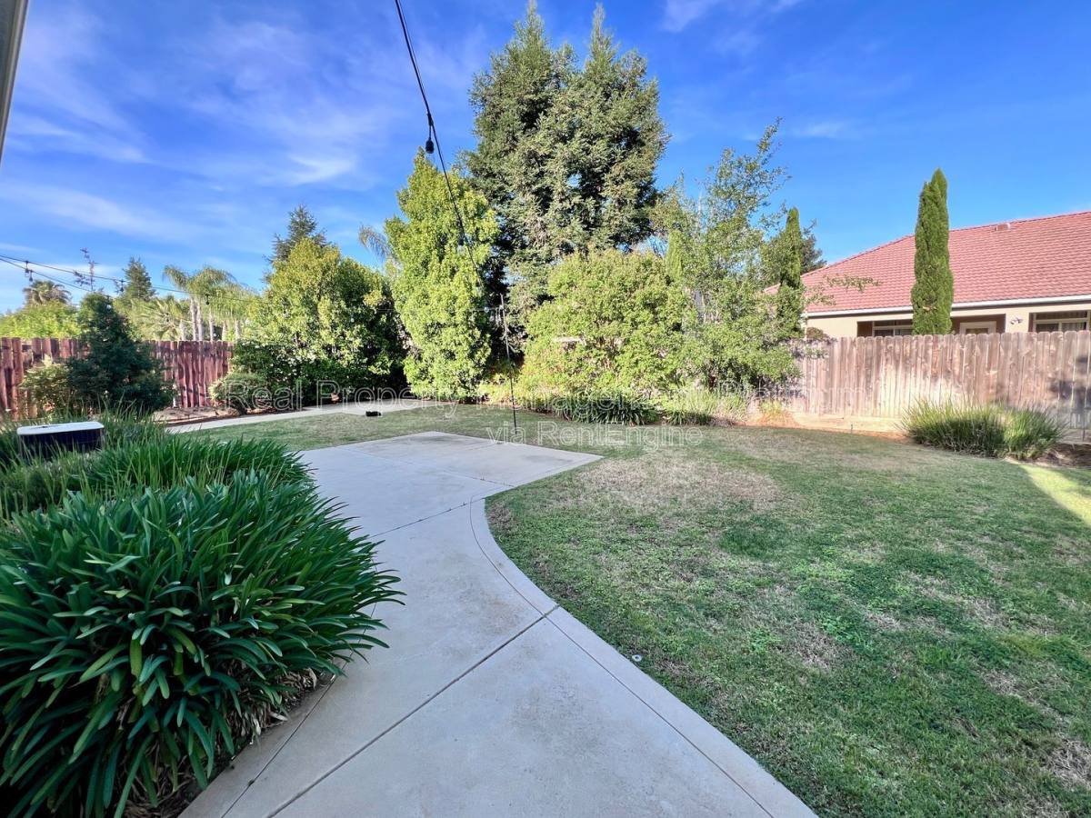House for rent at 8622 N Heartland Way, Fresno, CA 93720
