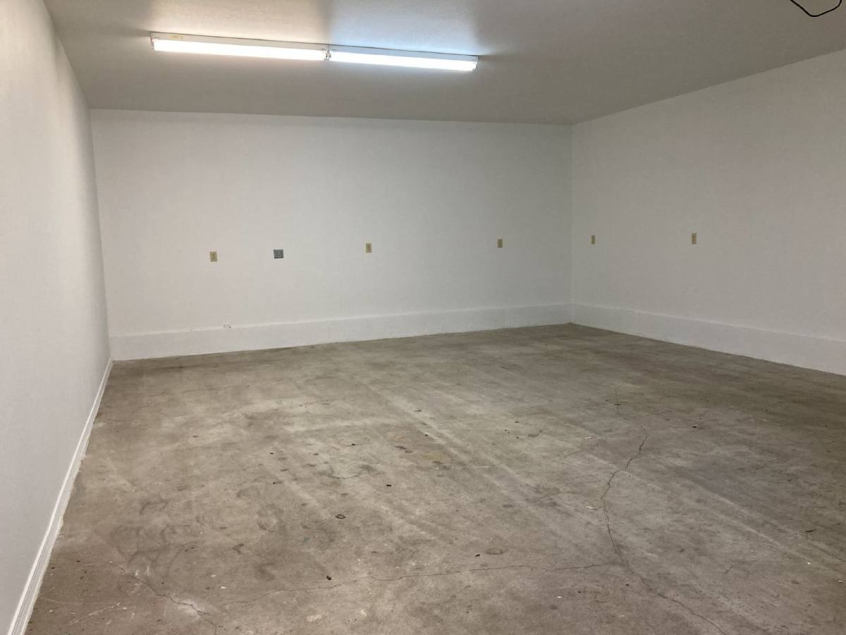 Apartment for rent at 2037 NE Stephens St #GARAGE, Roseburg, OR 97470