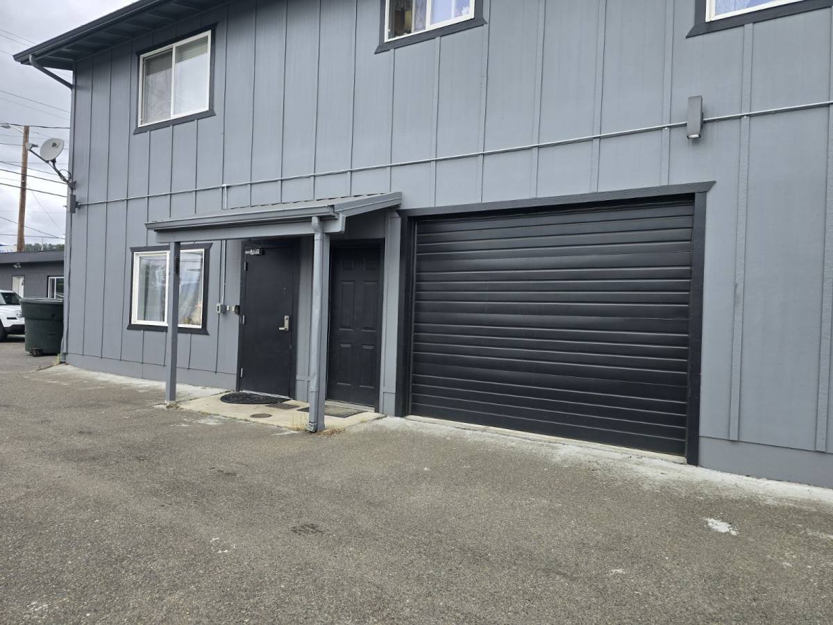 Apartment for rent at 2037 NE Stephens St #GARAGE, Roseburg, OR 97470